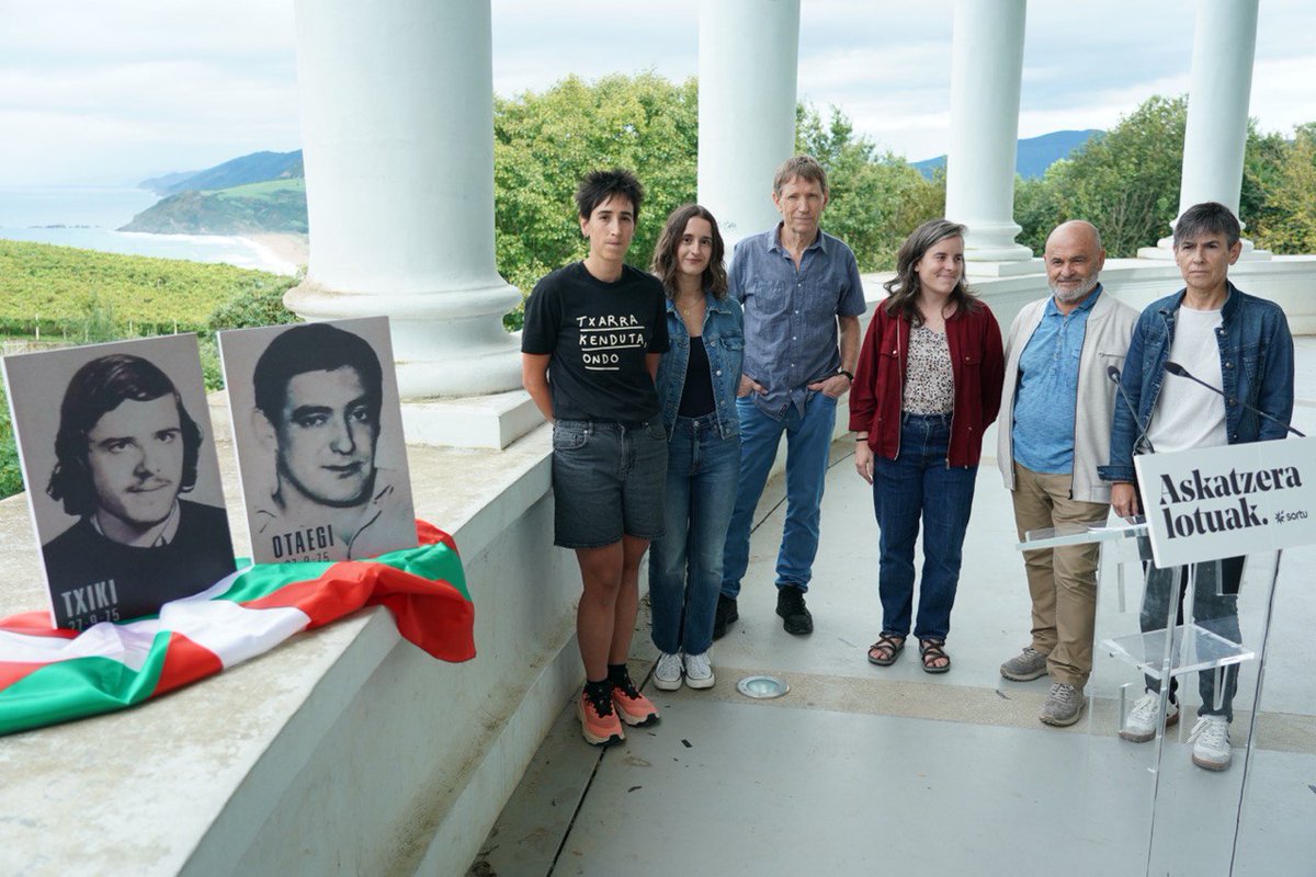 Txiki eta Otaegiren fusilamenduen 50. urteurrenaren bezperetan, senideekin elkartu gara Zarautzen, memoria eta aitortza aldarrikatzeko.

Orbainak osatzeko, aitortza herritarra ez eze, aitortza instituzionala, erreparazioa eta justizia ere behar dira.

🔗sortu.eus/albisteak/memo…