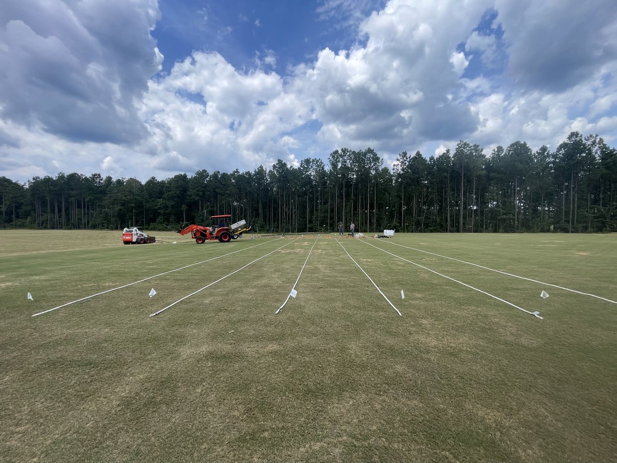 hydrowick's tweet photo. Hydrowick at Broomsedge Golf Club!

Big thanks to ModernTurf for installing #Hydrowick on the driving range tee deck.
Targeting those stubborn wet spots means better drainage, healthier turf, &amp; more consistent play year-round ⛳️
#Hydrowick #GolfCourseCare #TurfSolutions https://t.co/xwG29esyfJ