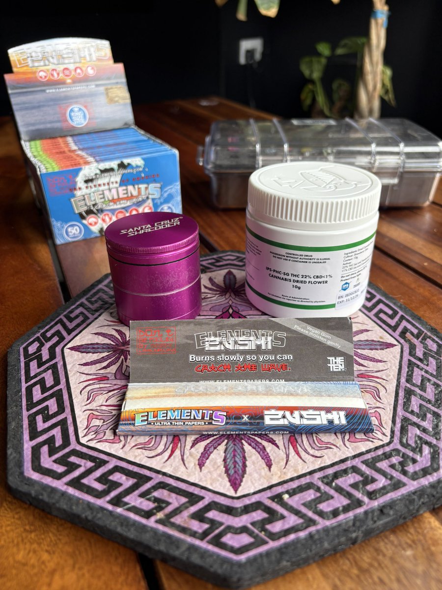 highitslola tweet media