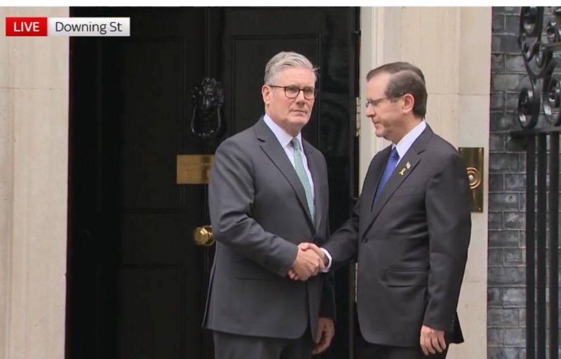 BladeoftheS's tweet image. Electoral suicide.