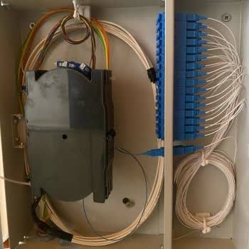 iki ayda bir port pağlantısını tamamlayamayan <a href="/TurkTelekom/">Türk Telekom</a> birde mesaj gönderiyor Degerli Musterimiz, … nolu evde/iste internet hizmetiniz icin yeni adresinizde alt yapi calismalarimiz devam etmektedir.