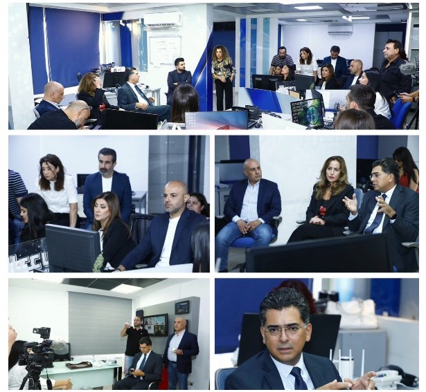 زار وزير الإعلام بول مرقص قناة "الجديد" وجال في استوديوهات وأقسام القناة، 
وتم خلال اللقاء بحث قانون الإعلام الجديد من مختلف جوانبه، حيث أوضح الوزير في دردشة مع الصحافيين حيثيات اقتراح القانون، مشدداً على أنه يهدف إلى تعزيز حماية الحرية الإعلامية وليس تقييدها، نافياً في الوقت