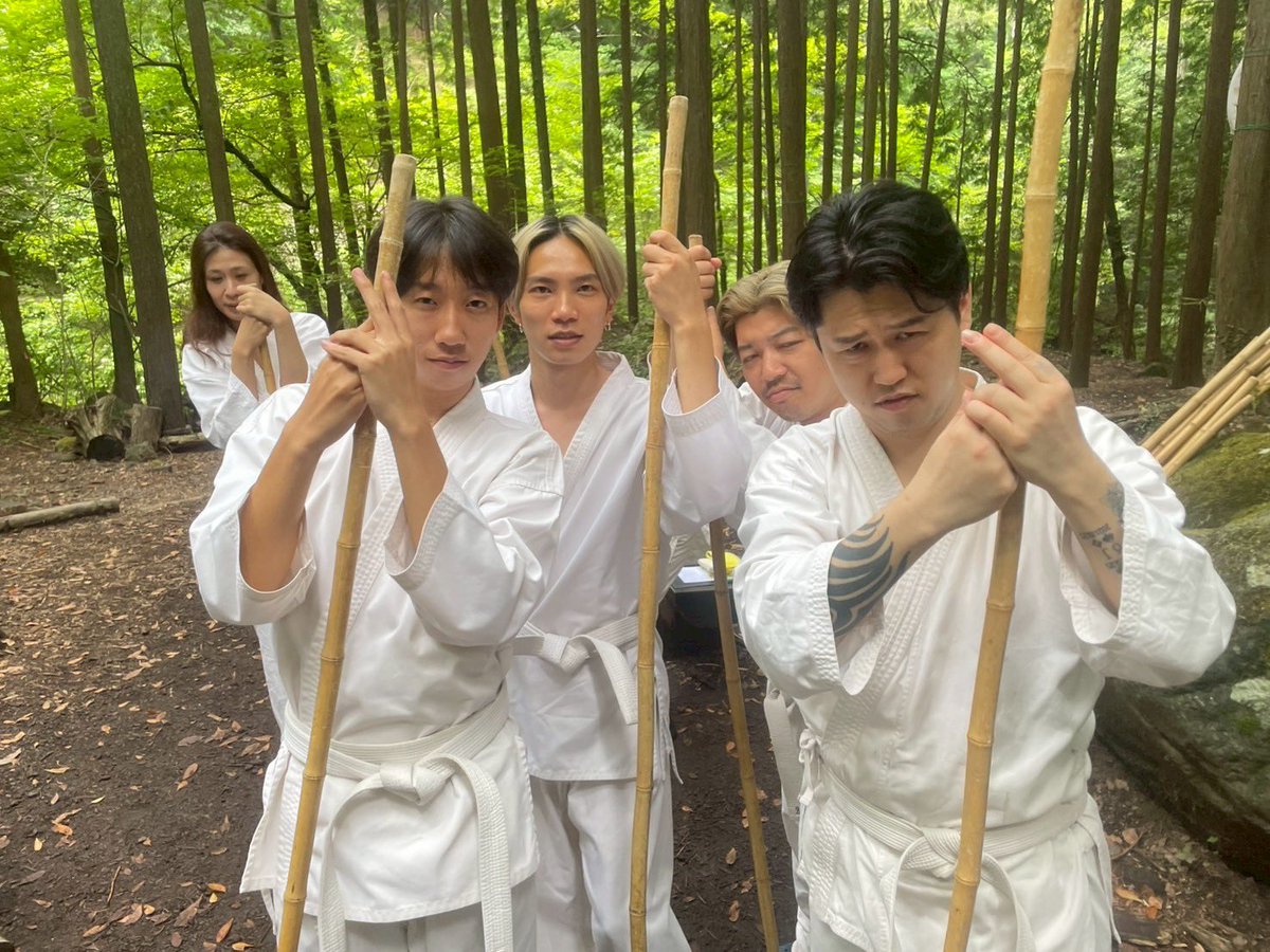 滝行に行って来たんですけど、
痛みに耐えられませんでした。

3分とか無理です🙇‍♂️

滝に打たれてる動画は情けなさすぎて載せられませんすみません。

出直します。