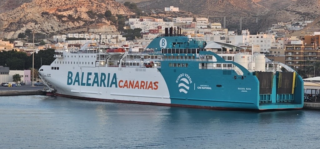 Esta mañana se ha registrado el dominio baleariacanarias.com, marca que ya luce el "Bahama"
ferrybalear.com/esta-manana-se… <a href="/Balearia/">Baleària</a>