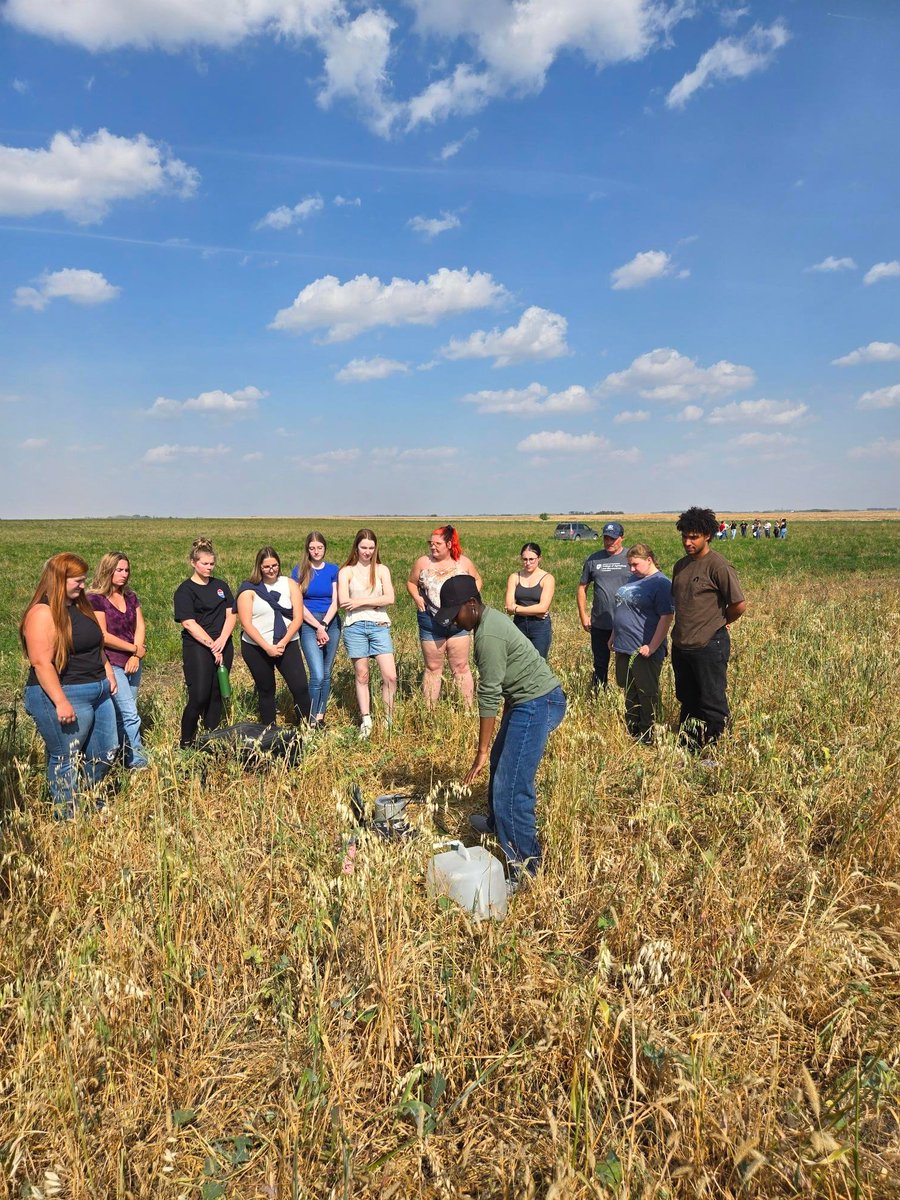 DrBart_Beef's tweet image. Great Pasture Field Lab with #AnimalScience students #ANSC410 #AppliedBeefForageResearch #HandsOnLearning Elizabeth Bamidele @KylieGrimes6 
Katrina Garneau #WaterInfiltration #ForageDynamics #PastureManagement #SoilHealth #HandsOnLearning
@agbiousask