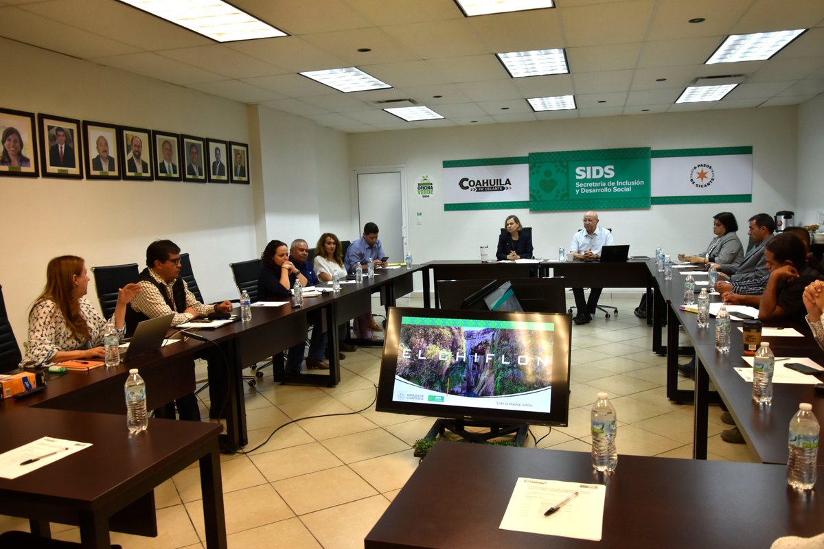 El Consejo Estatal de Áreas Naturales Protegidas y Humedales Prioritarios, se presentaron nuevas áreas con alto valor ambiental para Coahuila. 

Invitado @LorenzoRosen Pasquel, compartió la importancia de las zonas protegidas

#CoahuilaPaDelante #APasosDeGigante