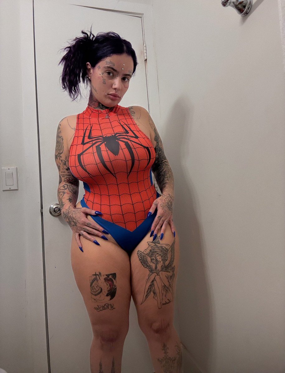 GABRiELA (@bloodwr1st) on Twitter photo 