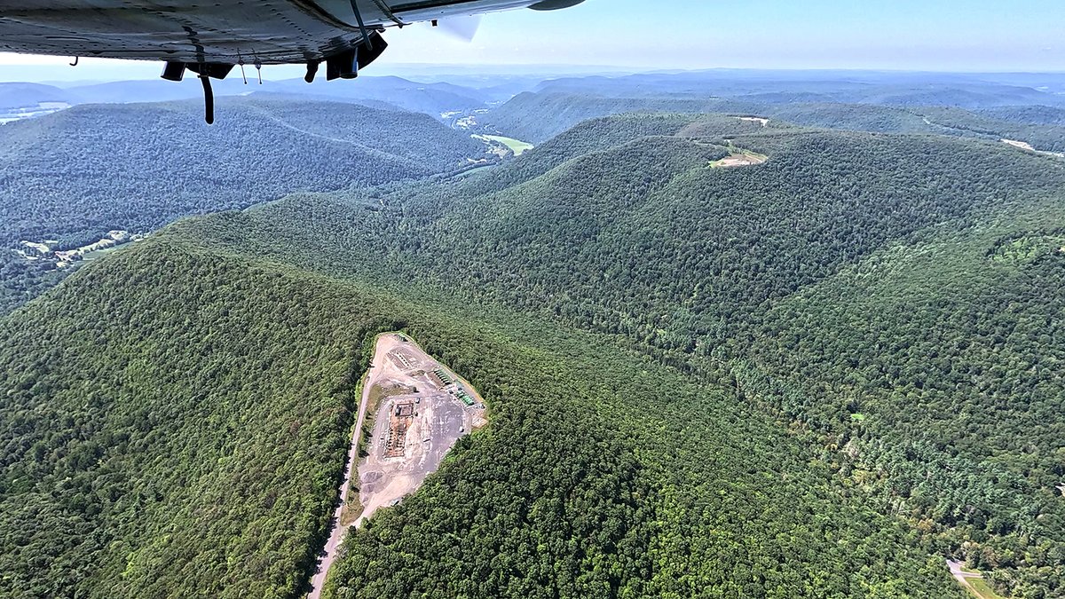 lighthawk_org's tweet image. Sometimes the best way to understand a problem is to change your perspective.

We flew a photographer over fracking sites in PA—capturing how close they are to local watersheds. Hard to see from the ground. Impossible to ignore from the air. 🛩️

#LightHawk #FlyingForGood