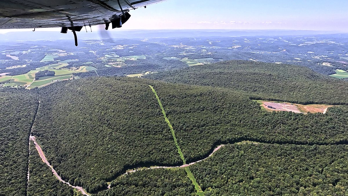 lighthawk_org's tweet image. Sometimes the best way to understand a problem is to change your perspective.

We flew a photographer over fracking sites in PA—capturing how close they are to local watersheds. Hard to see from the ground. Impossible to ignore from the air. 🛩️

#LightHawk #FlyingForGood