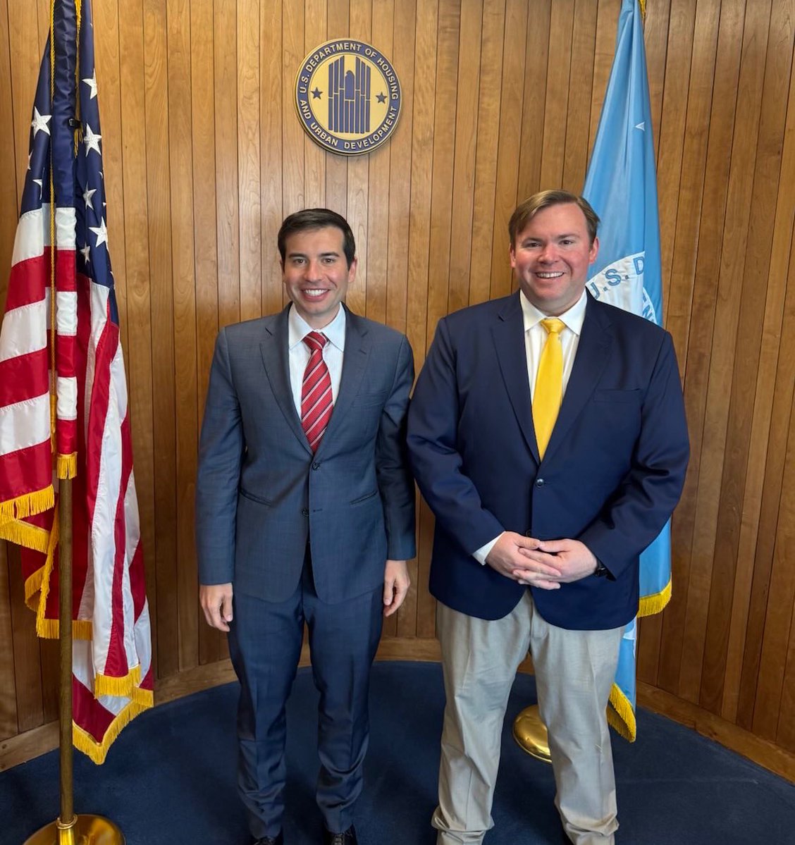 Deputy Secretary Sonderling (@sonderling47) on Twitter photo Great to meet with <a href="/HUDgov/">Department of Housing and Urban Development</a> Deputy Secretary Andrew Hughes!
We’re committed to working together to ensure every hardworking American has the opportunity to achieve homeownership 🇺🇸 Great to meet with <a href="/HUDgov/">Department of Housing and Urban Development</a> Deputy Secretary Andrew Hughes!
We’re committed to working together to ensure every hardworking American has the opportunity to achieve homeownership 🇺🇸