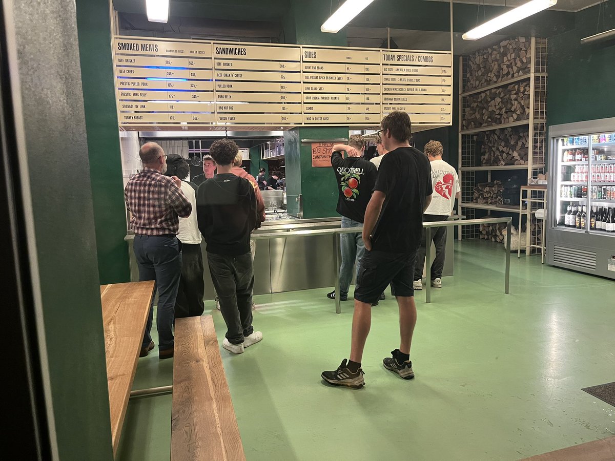 When women on the internet say they don’t know where all the men hang out…