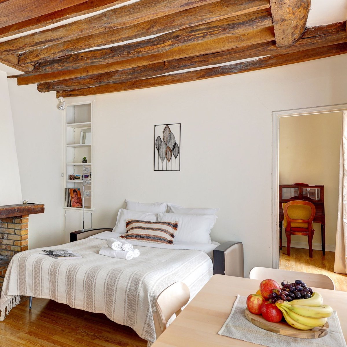 TheUpperKey's tweet image. Just onboarded!
A stunning new apartment now under UpperKey’s management in Paris’s prestigious 7th arrondissement - only steps from the Eiffel Tower.
Elegant interiors, iconic location, and fully managed with professional care.

#upperkey #airbnbparis #eiffeltowerview…