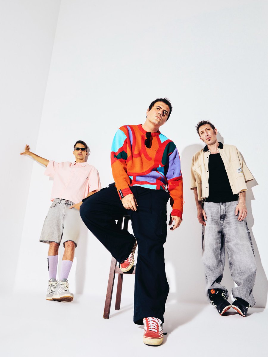 “Gülüşündeki şeytanlar, meleklerden daha iyi.”
12/09/2025 ⏳
Işığımızla geri dönüyoruz!
Hazırsanız, başlıyoruz. 🩵

#Arsız