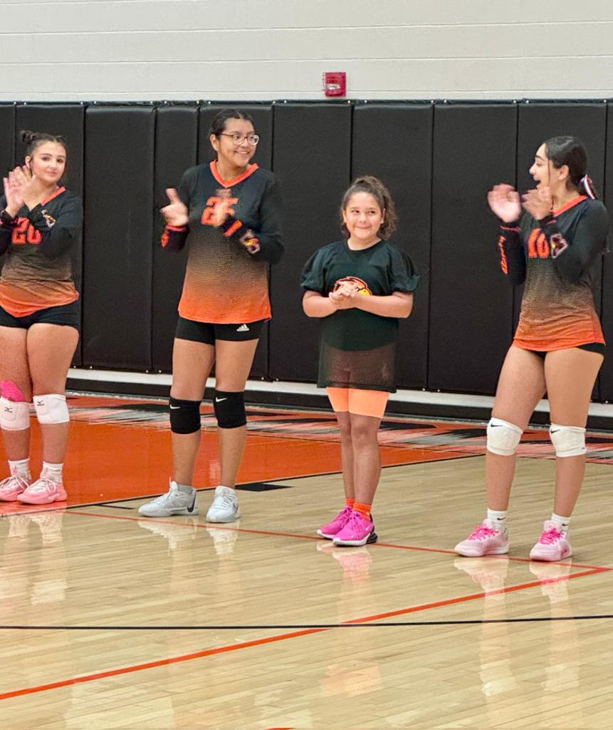 clearprincipal's tweet image. Clearview&apos;s Honorary Hawk enjoyed her time with the Hawkettes as she cheered on the women&apos;s volleyball team.  

#HPSDawesome #GoNighthawks #funevenings