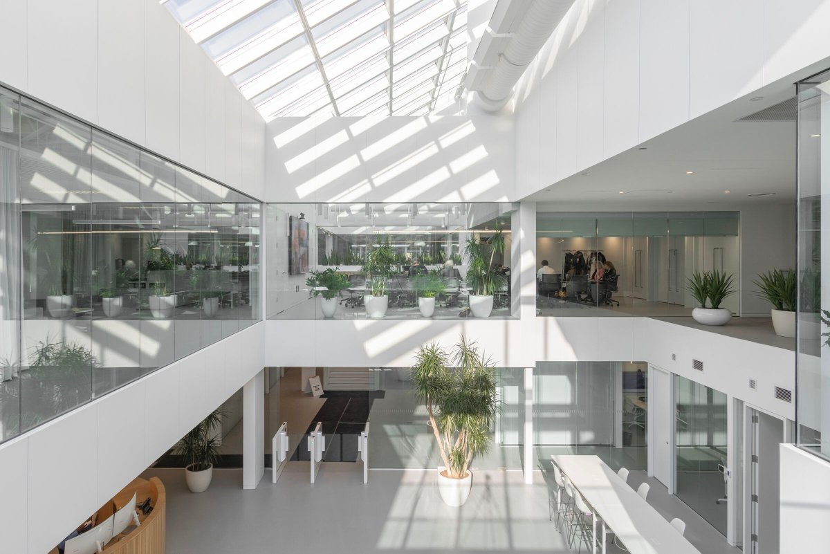 Archello's tweet image. Chevalier Morales @cmarchitectes transforms Fondaction’s Montreal headquarters into a carbon-neutral workplace through selective deconstruction, material reuse, and smart energy systems. 
buff.ly/emx1Zky 

#CarbonNeutralDesign #SmartBuilding #MaterialReuse