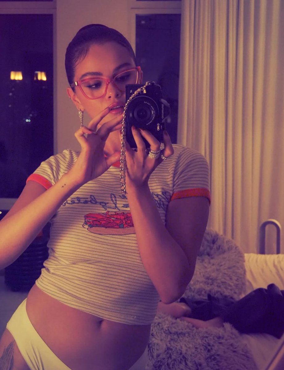 SELENA. 🔥