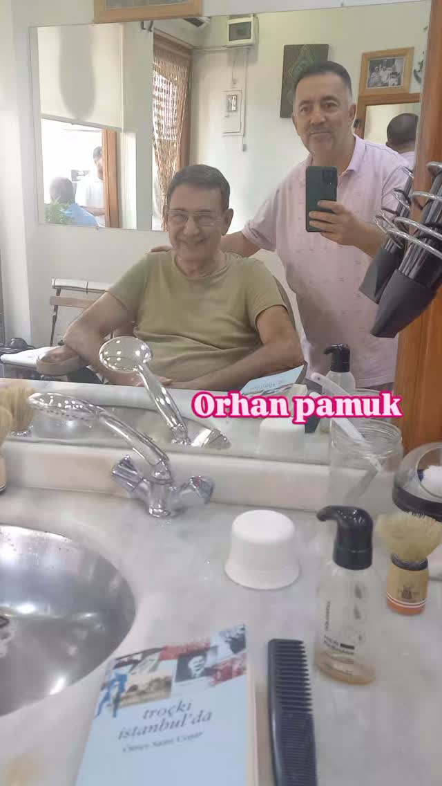 Orhan Pamuk’un berberi, Nobel ödüllü yazarın son halini paylaştı.