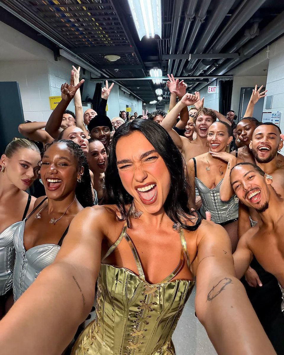 dlipanews's tweet photo. Dua Lipa for @Apple and the iPhone 17 Pro! https://t.co/tS1ofghyhh