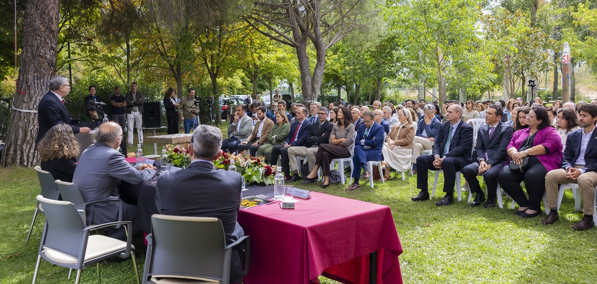 Nuevo curso, nueva etapa en INEA 🚀

Pedro Piedras toma posesión como nuevo director de la Escuela de Ingeniería Agrícola y Agroambiental de Valladolid, sucediendo a Félix Revilla SJ, alma de INEA durante más de 40 años

🗞️ Descubre todos los detalles 👇
comillas.edu/noticias/comil…