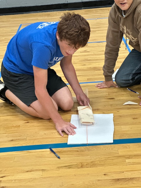 bvillemiddle's tweet image. 📷 Future engineers at work! Our students brainstormed, built, and launched their skimmers—seeing their ideas take flight while learning the power of iteration. #STEM #PLTW #HandsOnLearning
