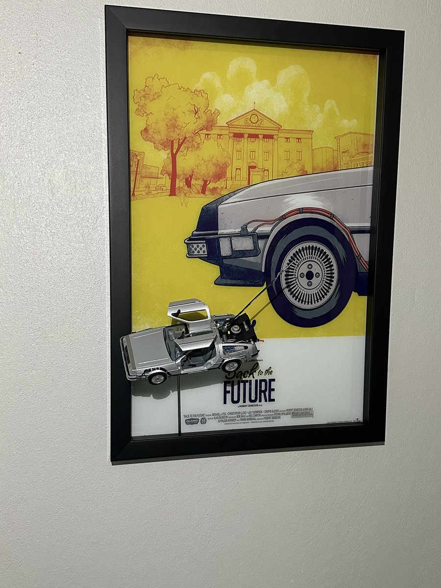 Fratakkaya's tweet photo. “Back to the Future” serisinin unutulmaz ruhu, özel tasarım tablomda yeniden hayat buldu.
✔️ İçinde filmden ilham alan maketiyle tek ve eşsiz
✔️ Sinema tarihinin en ikonik sahnesini evine taşı
#BackToTheFuture #koleksiyon #zamanmakinesi #delorean #filmtabloları https://t.co/tpy7mNm4Tg