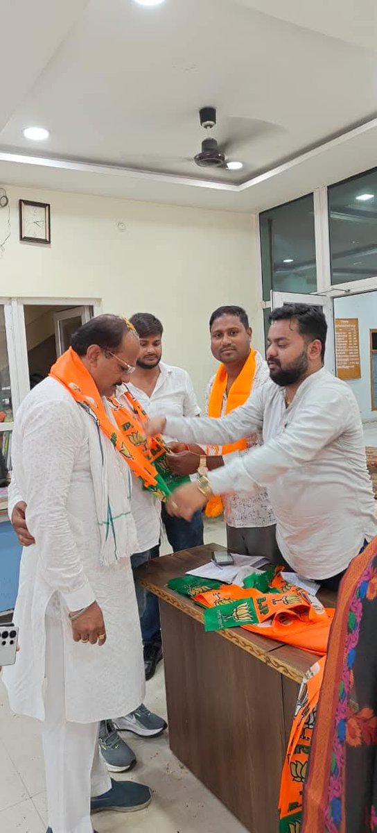 Mirza Ejaz Baig (@mirzaejazbaig2) on Twitter photo एकात्म परिसर, रायपुर में आयोजित "सेवा पखवाड़ा की कार्यशाला को माननीय प्रदेश संगठन महामंत्री श्री Pawan Kumar Sai जी ने संबोधित किया। कार्यशाला में 17 सितंबर से 2 अक्टूबर तक चलने वाले अभियान की रूपरेखा और विभिन्न कार्यक्रमों की कार्य योजना पर विस्तृत चर्चा में शामिल <a href="/PawanSaiBJP/">Pawan Kumar Sai</a> एकात्म परिसर, रायपुर में आयोजित "सेवा पखवाड़ा की कार्यशाला को माननीय प्रदेश संगठन महामंत्री श्री Pawan Kumar Sai जी ने संबोधित किया। कार्यशाला में 17 सितंबर से 2 अक्टूबर तक चलने वाले अभियान की रूपरेखा और विभिन्न कार्यक्रमों की कार्य योजना पर विस्तृत चर्चा में शामिल <a href="/PawanSaiBJP/">Pawan Kumar Sai</a>