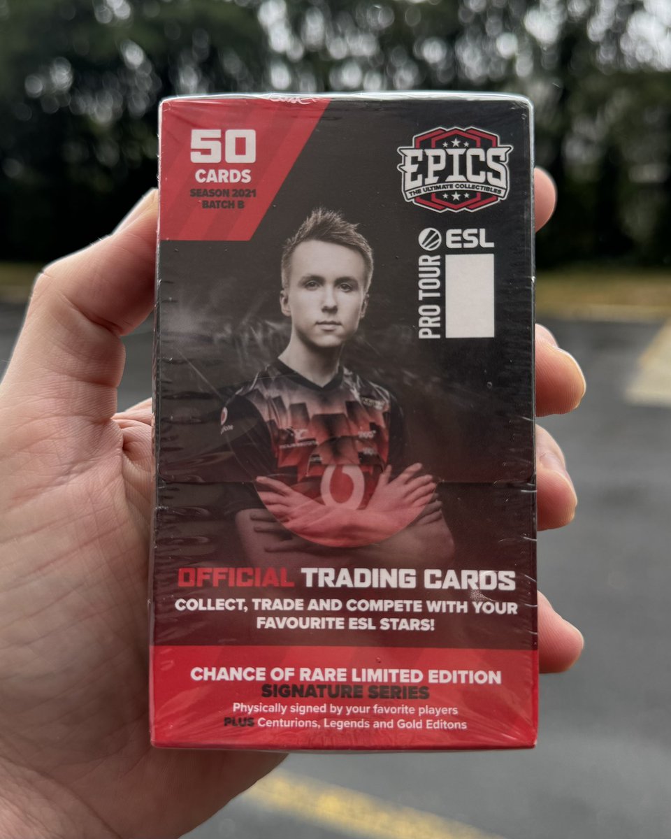 lu1gi_csgo's tweet image. Do we go hunting for a @tarik sig? 🧐
We’ve only seen 3 of the 5 publicly… so obviously there’s one in this box, right?
#KolexCards | 💭