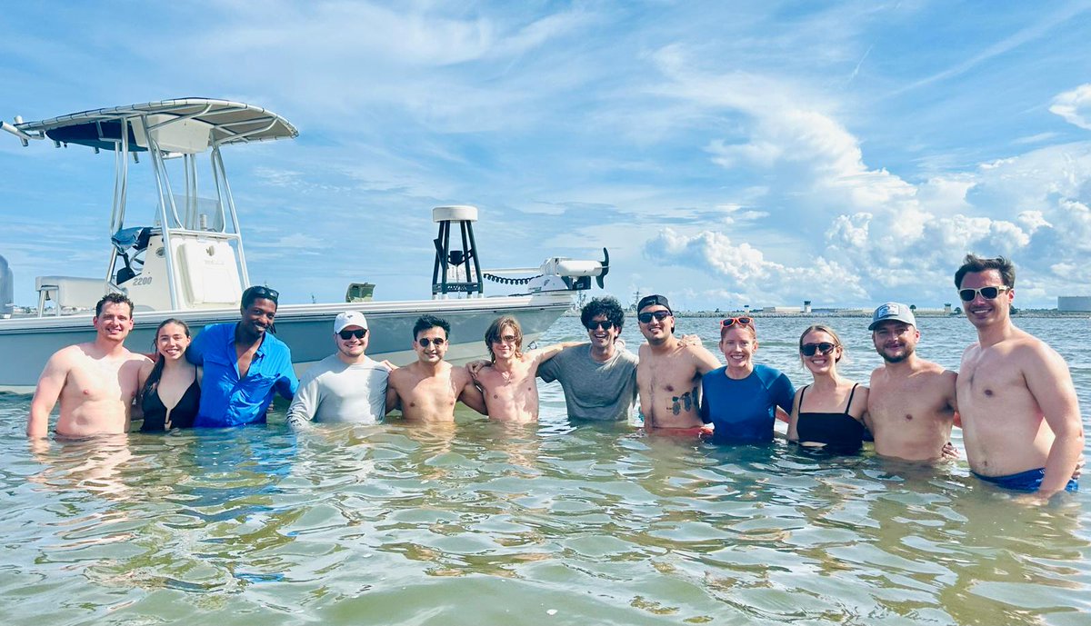 MayoClinicFL_IR's tweet photo. Our residents had a refreshing and inspiring weekend retreat filled with fun, teamwork, and connection. It was a great time to recharge, bond, and return ready to keep growing together! 💙 https://t.co/44tV7iYwJ9