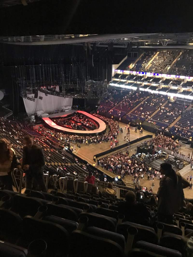 ari4nasbabyy's tweet photo. now that the presale is over, manifesting London tickets to all my international moots🕯 https://t.co/anFJrwARto
