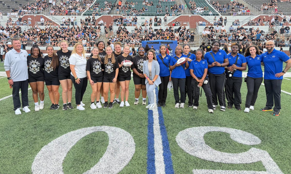 Dave Campbell's Texas Football — TexasFootball.com (@dctf) on Twitter photo We visited the Mansfield vs. Mansfield Summit Football game in week 2 as a part of the @drinkBODYARMOR Friday Night Lights Road Tour!
Congratulations to our Hydration Heroes and thank you to BODYARMOR for your support of Texas High Schools!
<a href="/mansfieldisd/">Mansfield ISD</a> <a href="/high_mansfield/">Mansfield High School</a> We visited the Mansfield vs. Mansfield Summit Football game in week 2 as a part of the @drinkBODYARMOR Friday Night Lights Road Tour!
Congratulations to our Hydration Heroes and thank you to BODYARMOR for your support of Texas High Schools!
<a href="/mansfieldisd/">Mansfield ISD</a> <a href="/high_mansfield/">Mansfield High School</a>