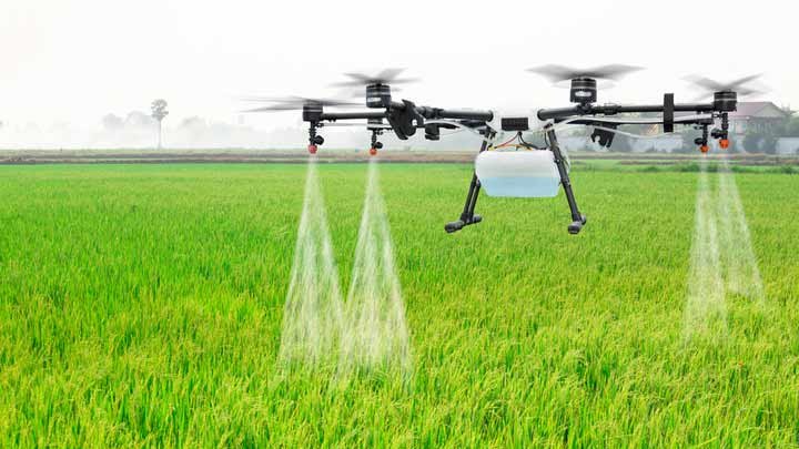 Market_Reports's tweet image. 🚁🌾 #Agriculture is becoming smarter – and #drones are at the heart of this transformation. #AgriDrones is revolutionizing #farming by providing aerial imaging, precision spraying, crop health monitoring, and soil analysis: bit.ly/47tOwOK

#AgriTech #SmartAgriculture
