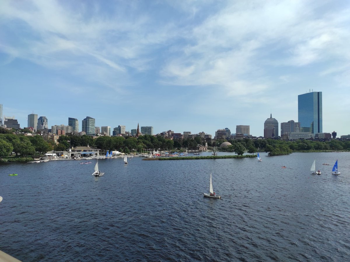 gesunav's tweet photo. 🇺🇸 Francesco Vincenzo, profesor de @issaunav,  ha realizado una estancia de investigación en la Bentley University de Boston (@bentleyu). 

Allí ha trabajado en dos líneas de investigación, una dedicada a la ética en la IA y otra orientada a la gestión aplicada. ✍️🤖

#issaunav https://t.co/NrFrdgn5kc