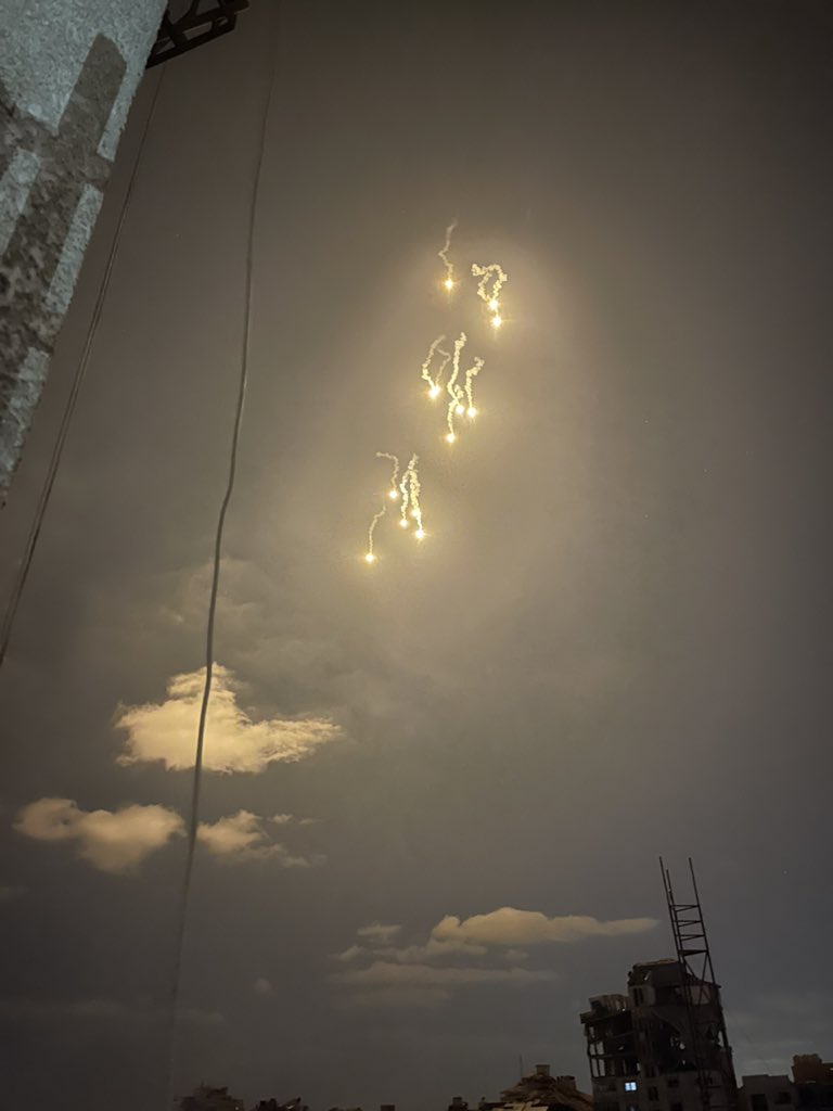 Heavy shelling and flares now. 💔
They're asking everyone to evacuate. Talk about us, share, and put a dot.