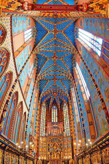 CultureExploreX's tweet photo. I find this ceiling absolutely mesmerizing. They definitely weren't thinking about profits when they built it.

Inside St. Mary’s Basilica in Krakow, Poland https://t.co/HUJ1KYaQgm