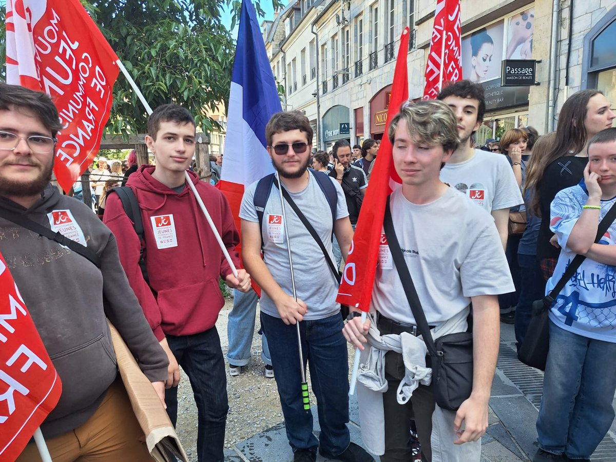 Jeunesse communiste 25 tweet media