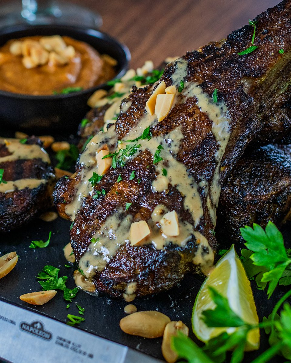 NapoleonProduct's tweet image. Let the fire do the talking with these grilled lamb rib chops. 🔥​ Find the recipe here: shor.by/2q0u #NapoleonProducts #Timberwolf #FirePit #CampfireCooking