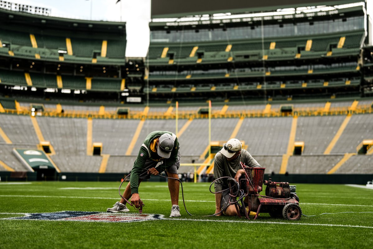 LambeauField tweet picture