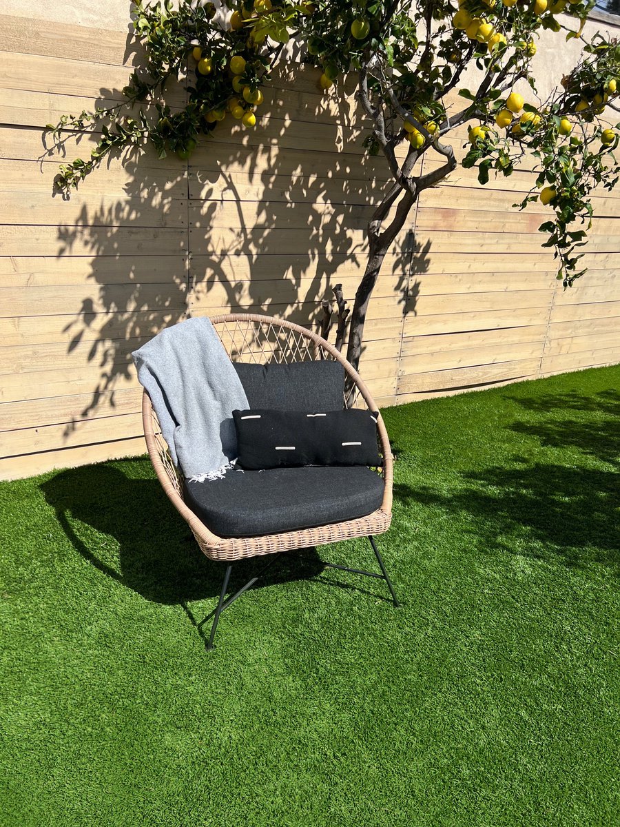 ArtificialTurf_'s tweet image. See the ATS difference for yourself.📦

Request your sample kit to look &amp;amp; feel of our turf before starting your project. Compare, plan, &amp;amp; bring your vision to life with a yard that’s beautiful + low-maintenance.

Your dream lawn is just a sample away.💚 artificialturfsupply.com/request-sample…