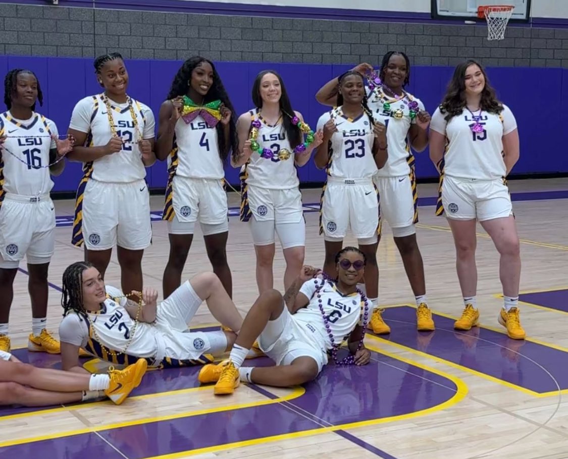 GeauxTigerHoops's tweet image. media day for your 2025-2026 LSU wbb team 🐯 #GeauxTigers 🎉