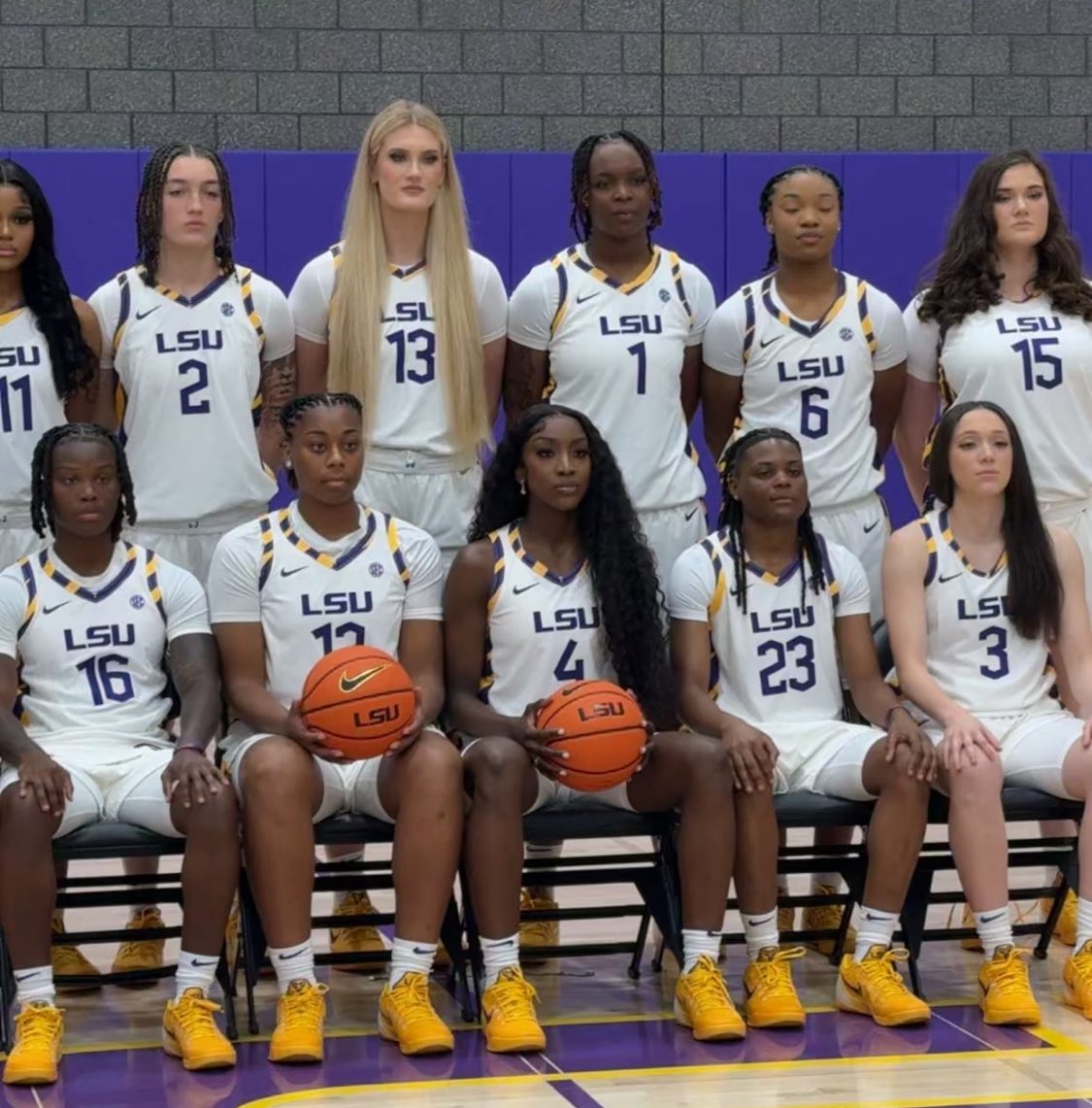 GeauxTigerHoops's tweet image. media day for your 2025-2026 LSU wbb team 🐯 #GeauxTigers 🎉