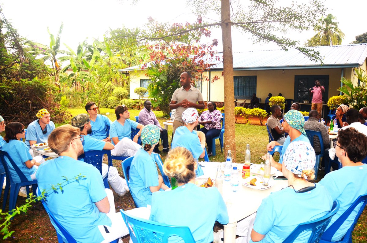 RemeraRukomaH's tweet photo. Today afternoon when @DrJaribu,the Director General of @RemeraRukomaH was presiding over the closing ceremony of the dental campaign,he thanked @OralRwanda's commitment due to a large number of well-treated people during the campaign…
@SylvereDr
@nsanzimanasabin
@uwiringirajosee https://t.co/ktzcWEs23A