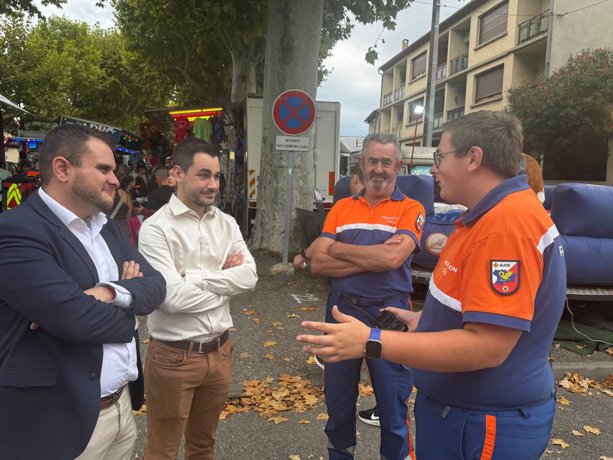 Maxime_bot11's tweet photo. 🎉 Quel plaisir de vous retrouver aux Fêtes de Limoux avec notre député @J_Rancoule !
C’était l’occasion d’échanger avec vous et avec les forains, qui participent chaque année à faire de nos fêtes.

Bravo à tous ceux qui contribuent à cette belle réussite ! 👏🏼 https://t.co/1iKHPrQOUD