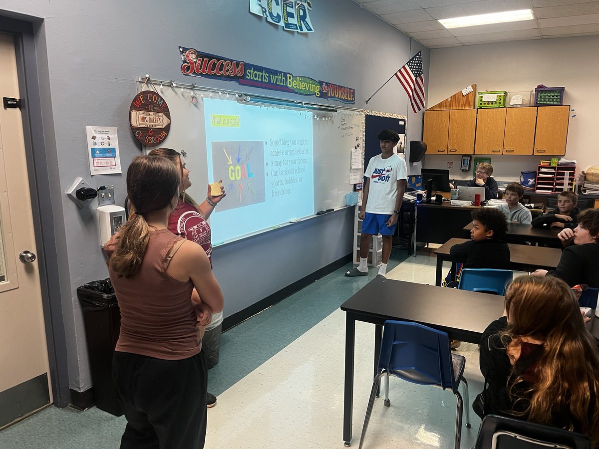 MrMcGuire122's tweet photo. PPI students did a fantastic job teaching our 6th graders about the power of goals! Very proud of their willingness to lead! #PositivePeerInfluencers #GoCougars! https://t.co/wPx2bdmAk5