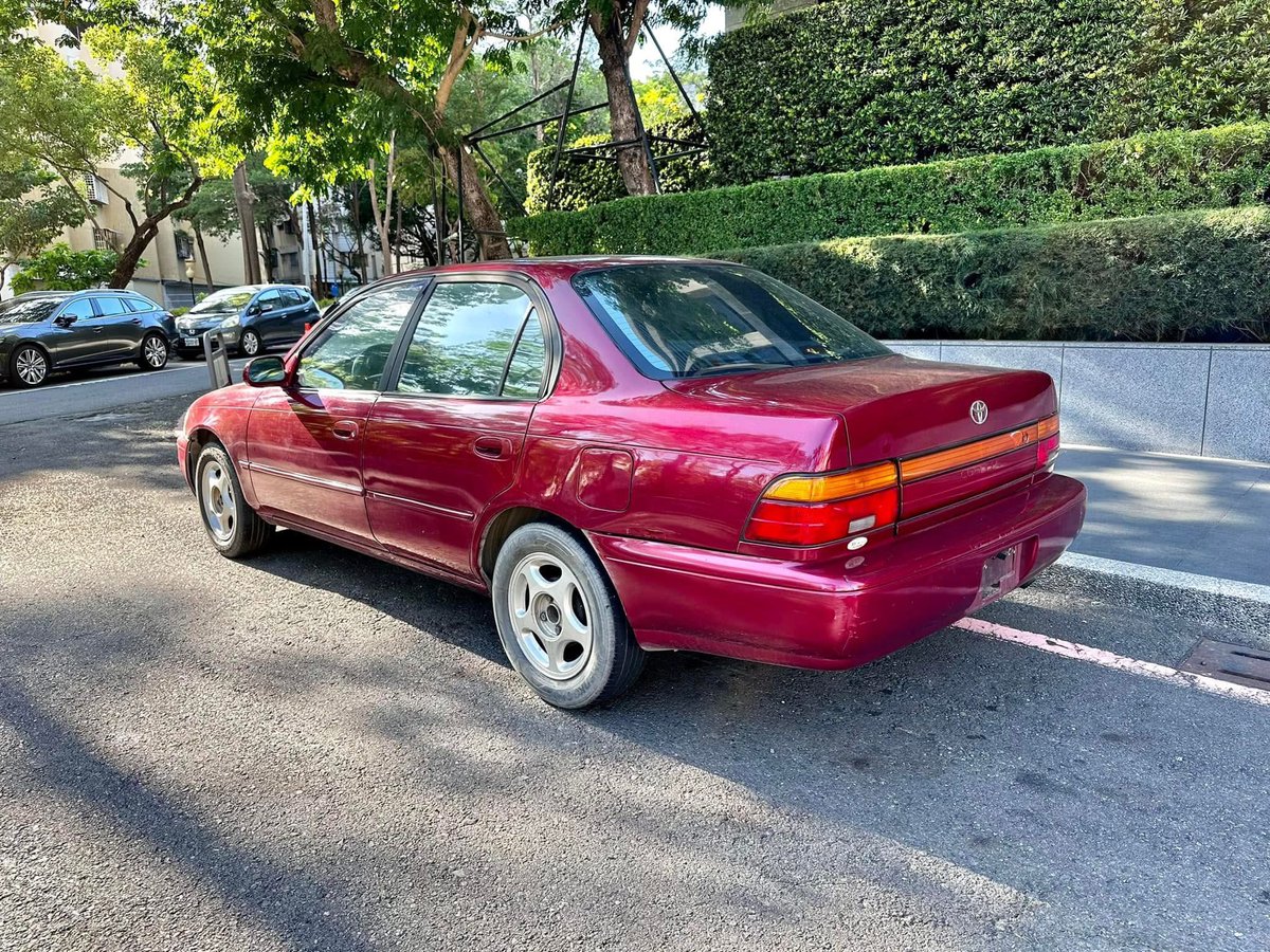 クラシックは時代を超越し、その香りは長年にわたって残ります。