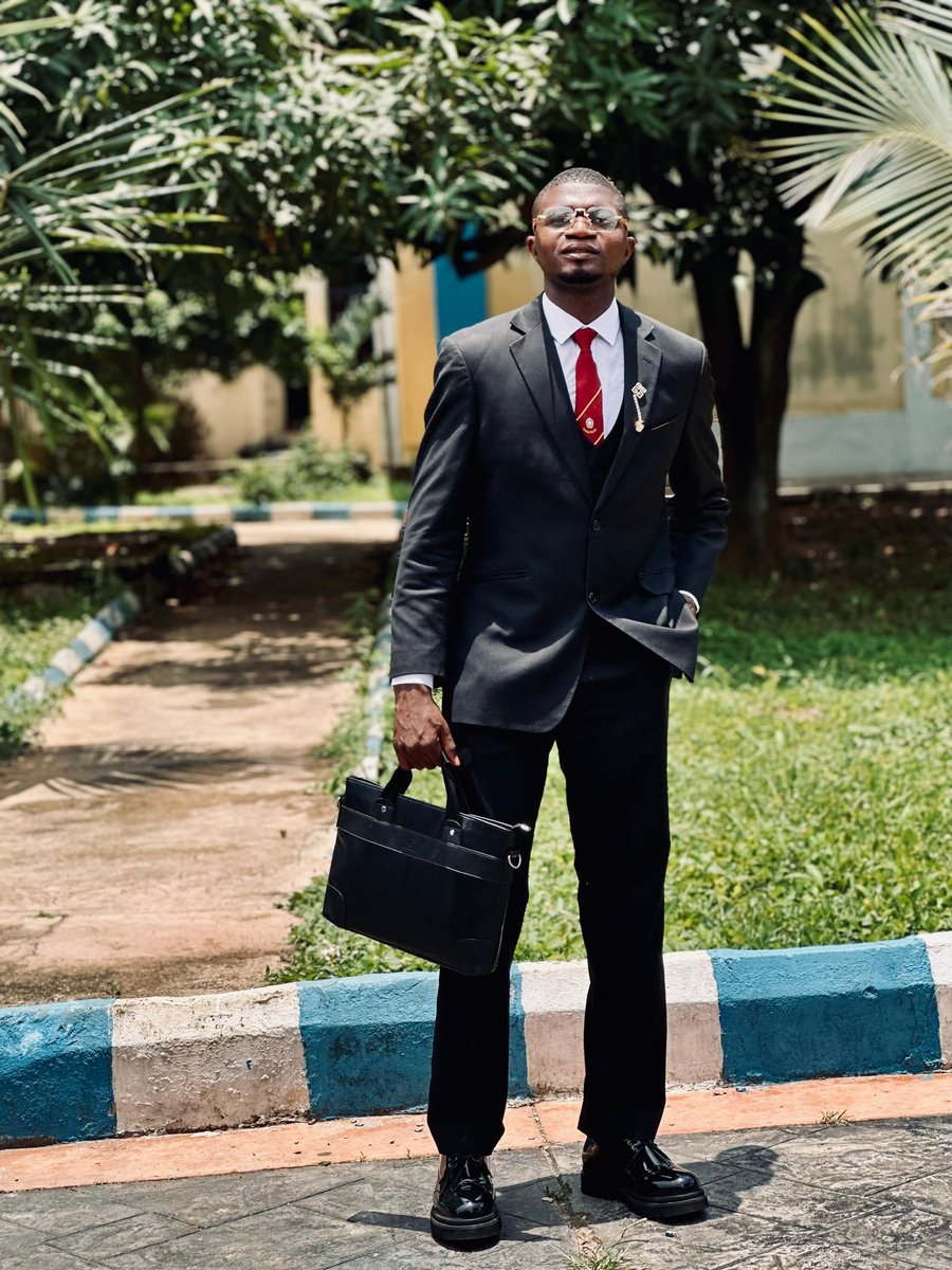 JamesKinkay's tweet photo. It's a wrap 
B.Eng bagged 
Lived it. Loved it a bit.
Adios Unizik👋🙂 https://t.co/miWBTCDLbS