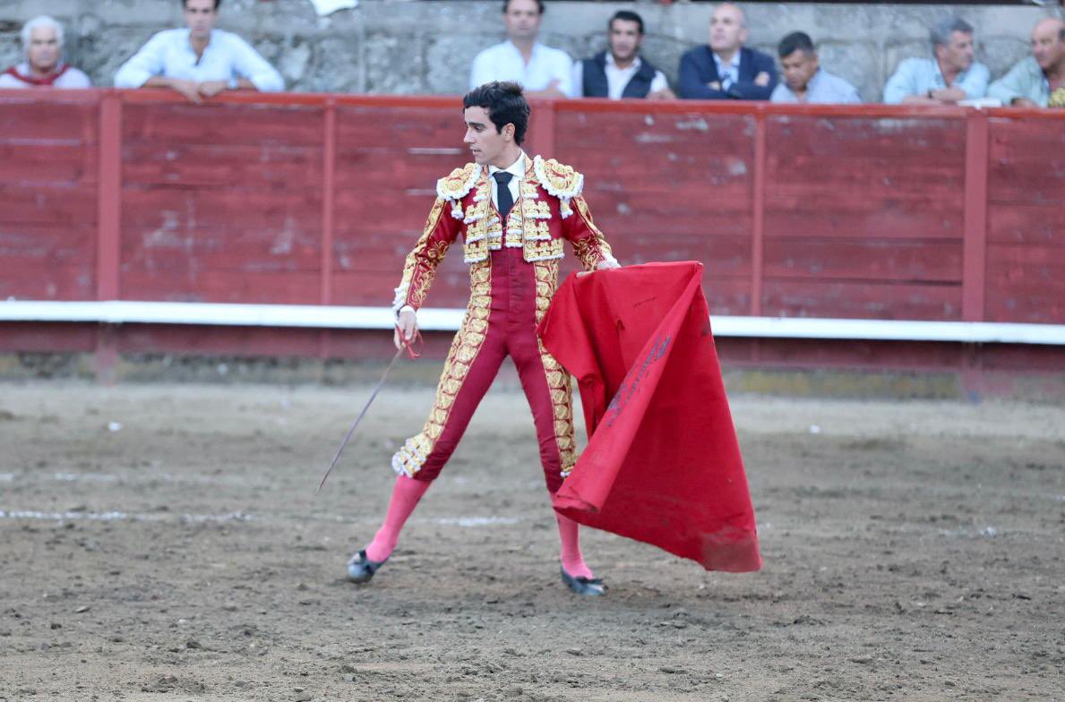 Palmas para Pedro Rufo en el sexto de Navaluenga