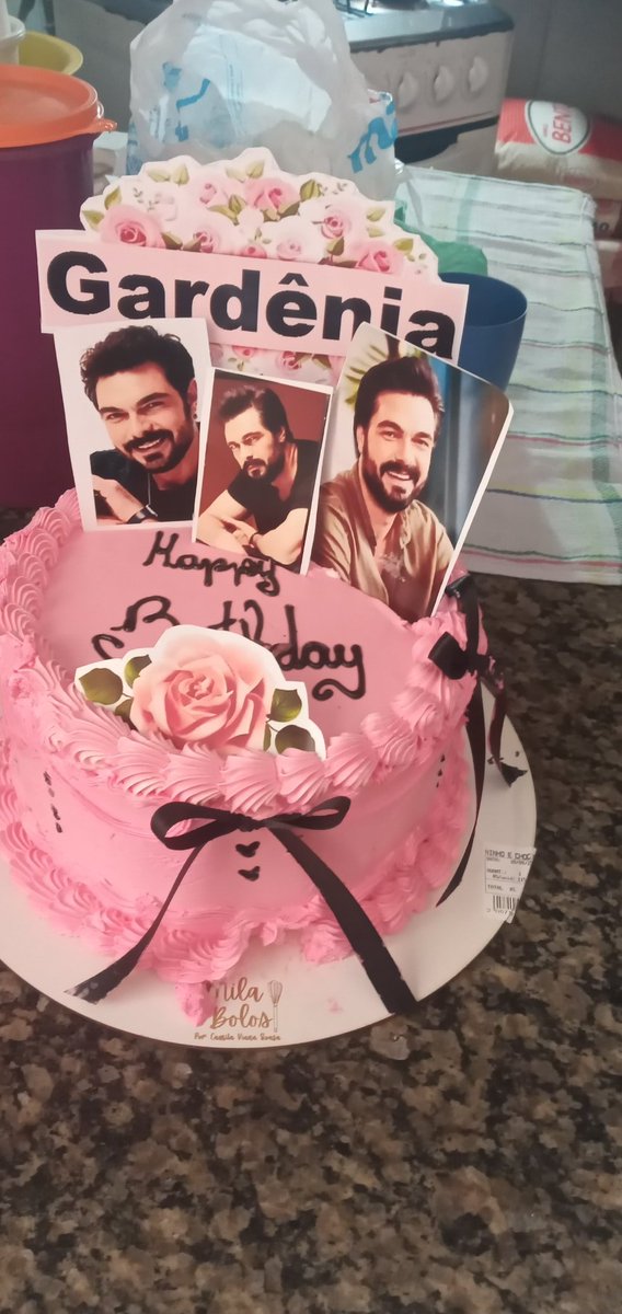 Aí gente ainda em exatasse com essa  supriz foi uma só faltou silinha mas valeu de mais um bolo silhal #SılaTürkoğlu
#HalilİbrahimCeyhan