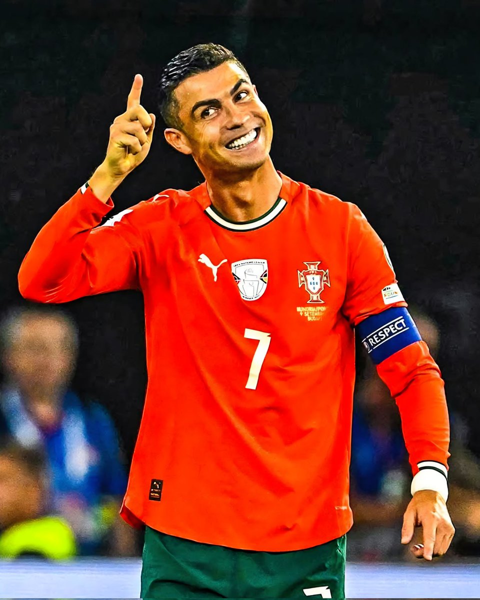 Penales marcados con la selección:

24 - Lionel Messi (194 partidos)
21% de sus goles (114) con Argentina

22 - Cristiano Ronaldo (223 partidos)
16% de sus goles (141) con Portugal

Datos. Que. Desmontan. Relatos.