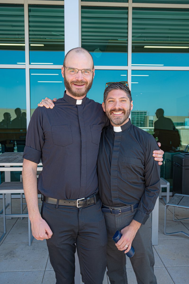 Fr. Dan Nevares, S.J. ’03, and Fr. Michael Wegenka, S.J. ’05, are both serving in vocations and returned to campus for the Jesuit Vocations Conference! Fr. Nevares is part of the West Coast Province, while Fr. Wegenka serves in the Central and Southern Province. #wearesj