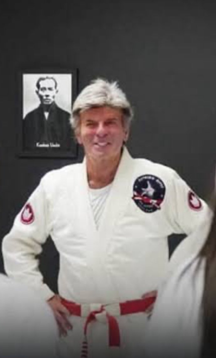 joilsonbrito's tweet photo. O Brasil acompanha a leitura do voto de Luiz Fux… honra a justiça, a faixa do jiu jitsu,… fica com a verdade e agrada à Deus!
#fuxhonraatoga https://t.co/IDk2iIVifm